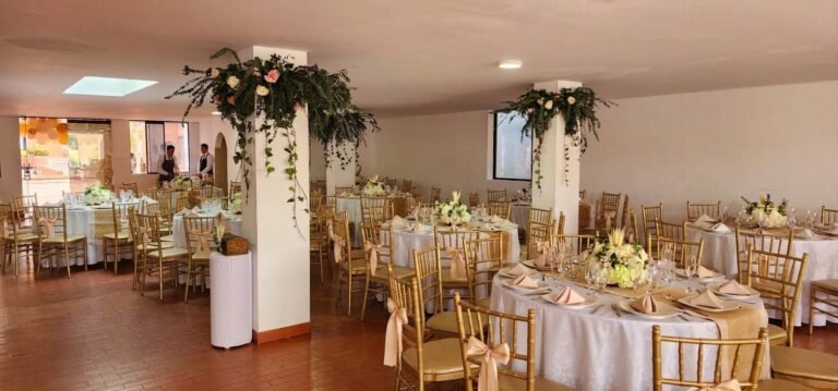 cotizacion decoracion catering con sillas tifanny doradas para bautizo en Pasca Cundinamarca