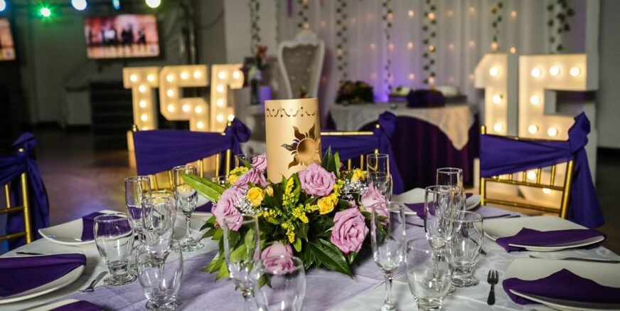 fiesta de Quince Años tematica decoracion buffet letras luminosas en San Bernardo Cundinamarca